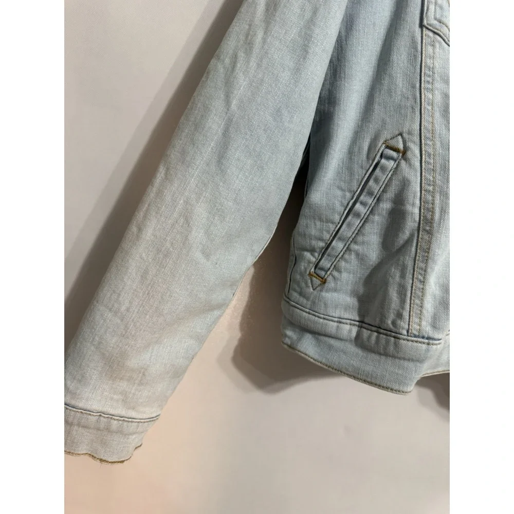 Wrangler Medium Sherpa Lined Denim Jacket Classic Western Trucker Light Wash
